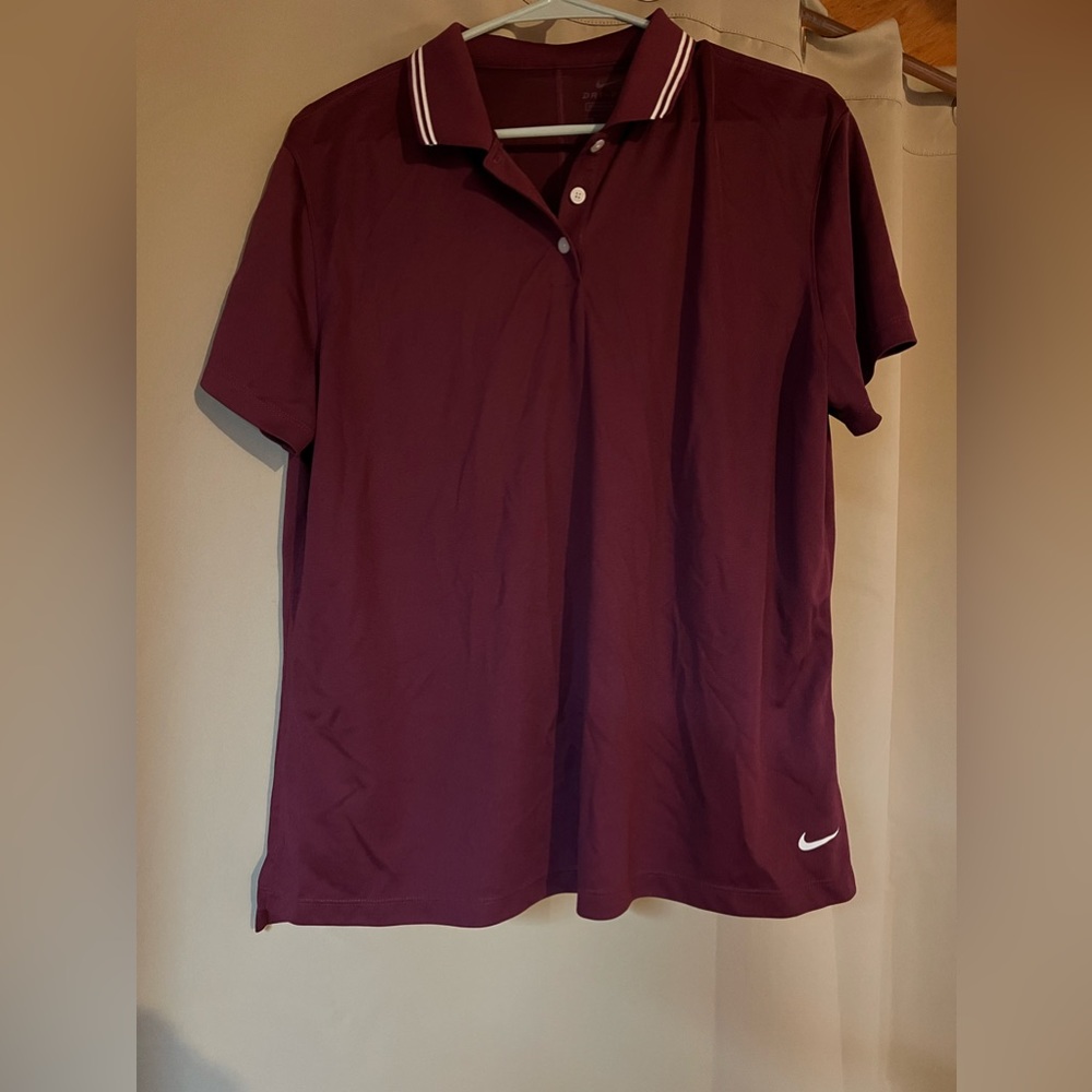 Collard nike tee, great condition